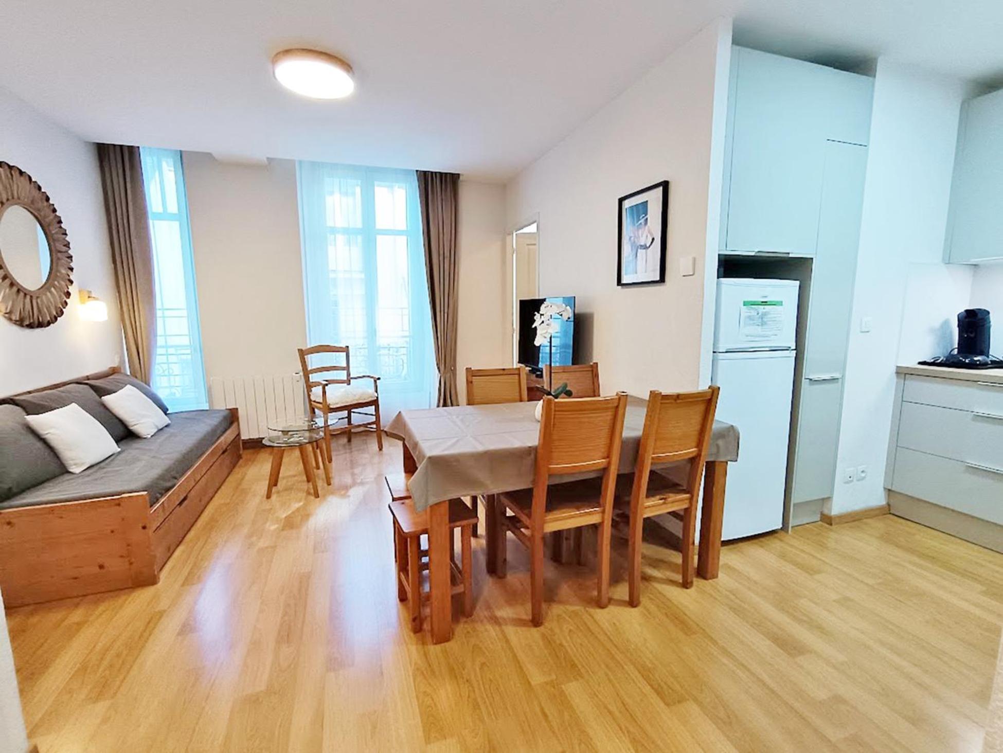 L'Eterlou, T3, Centre Luchon, Wifi, Casier A Skis, Ascenseur, 6 Personnes Bagneres-de-Luchon Экстерьер фото